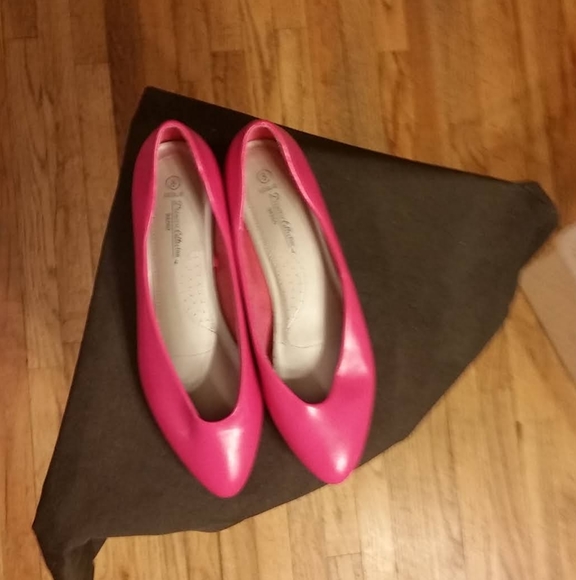 Leslie Premiere Collection Flats - Picture 2 of 4